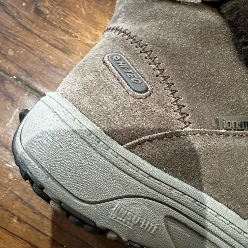Hi-Tec Vlite Thinsulate Waterproof Chukkas Brown and‎ Black Winter Boots Size 7
